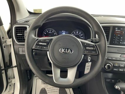 KIA SPORTAGE LX FWD 4