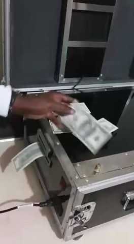 LABORATOIRE CHIMIE MONEY. E 
